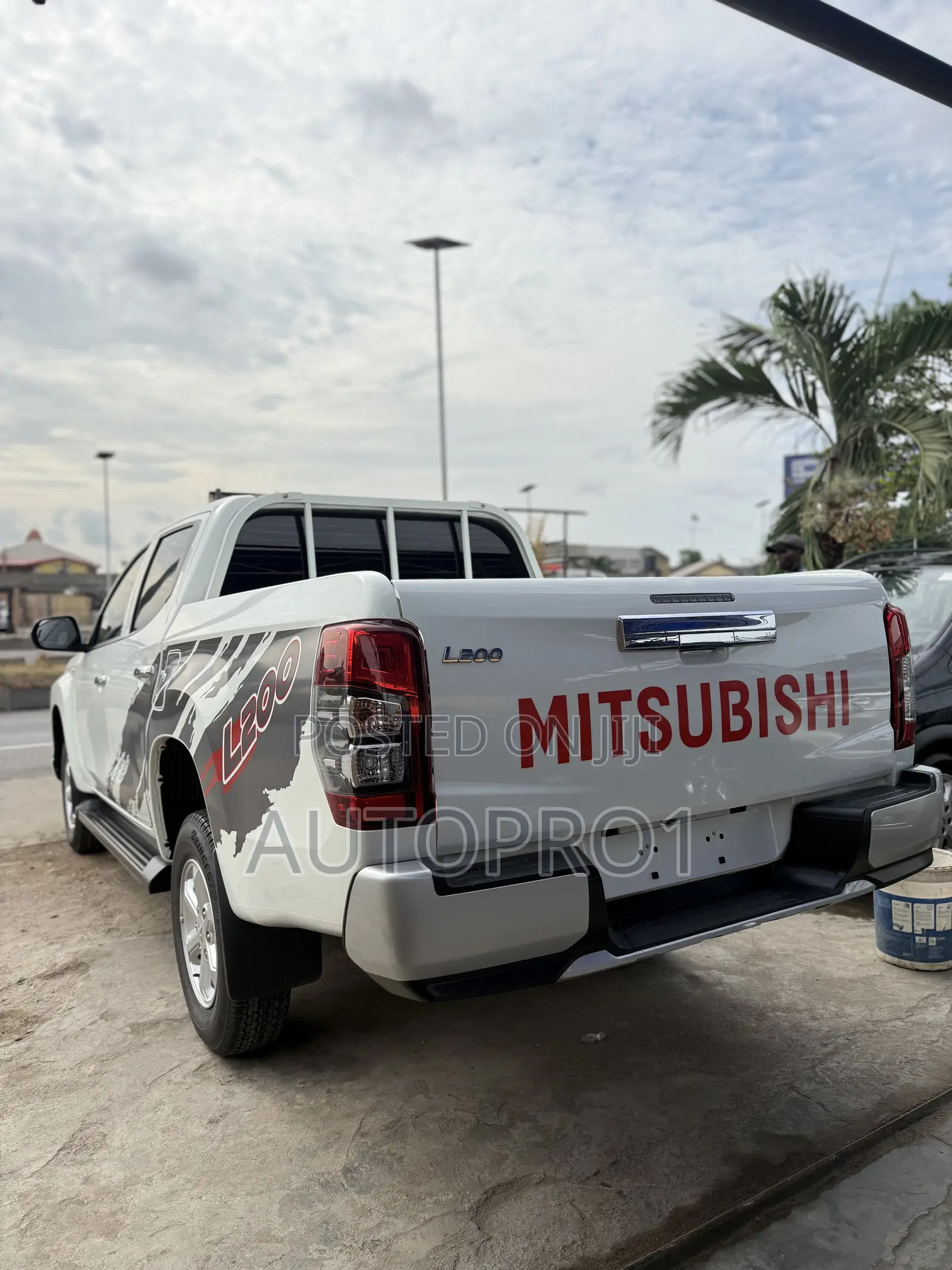 New Mitsubishi L200 2024 White
