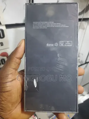 New Samsung Galaxy Z Flip4 256 GB