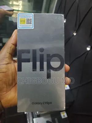 New Samsung Galaxy Z Flip4 128 GB