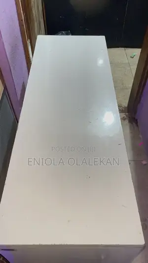Salon Nail Technician Table(White) Used