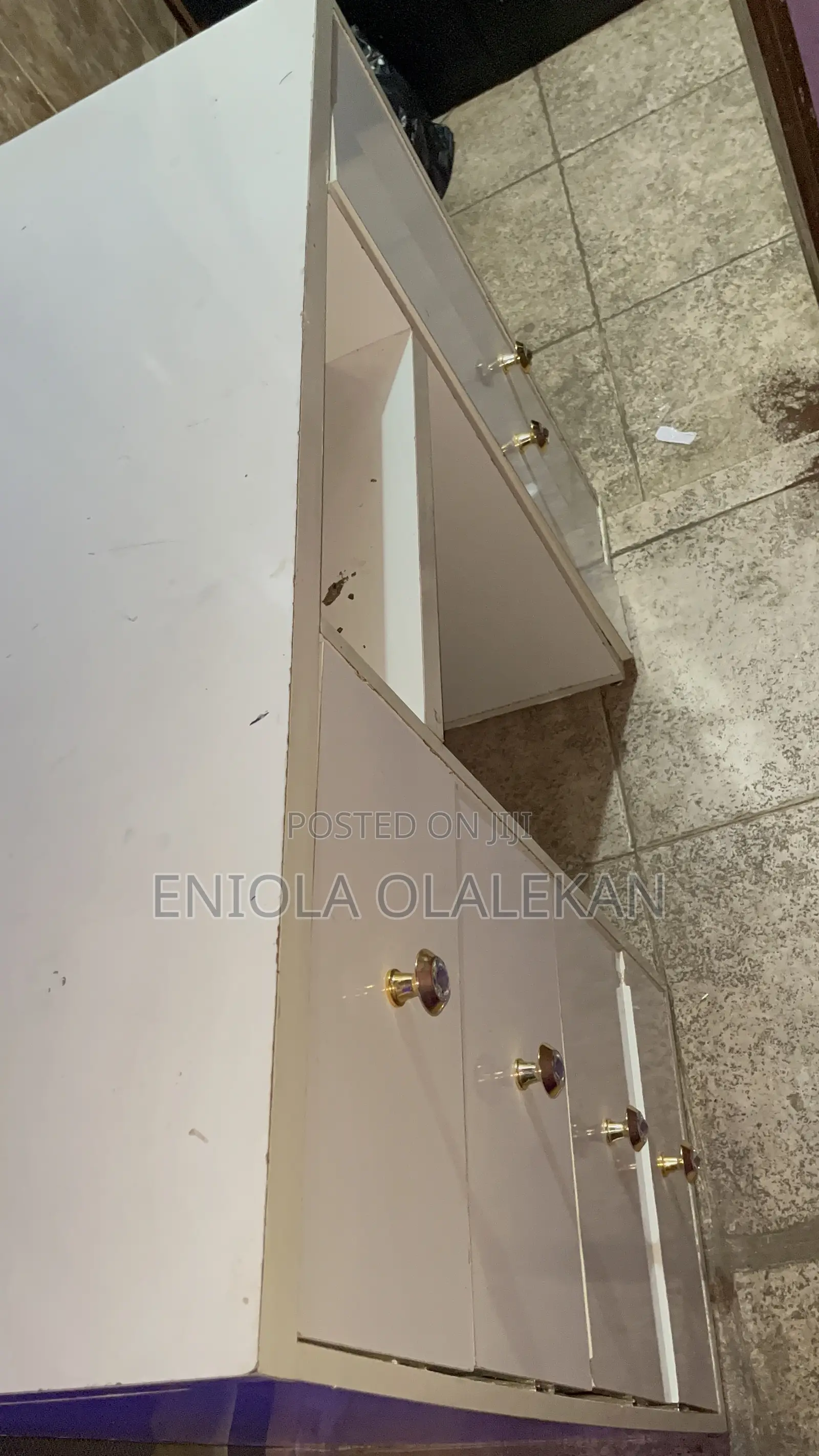 Salon Nail Technician Table(White) Used