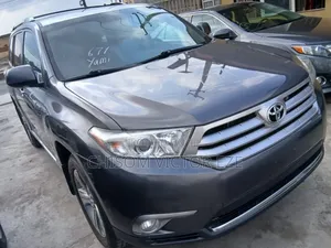 Toyota Highlander Limited 2011 Gray