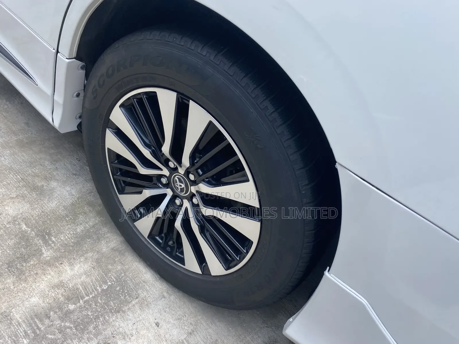 Toyota Alphard 2023 White