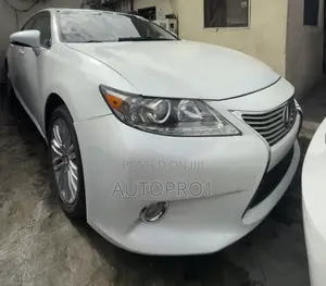 Lexus ES 350 FWD 2013 White