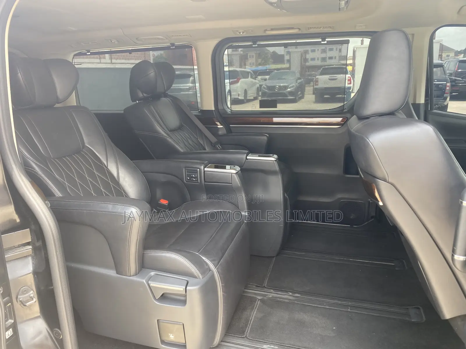 Toyota Granvia 2023 Black