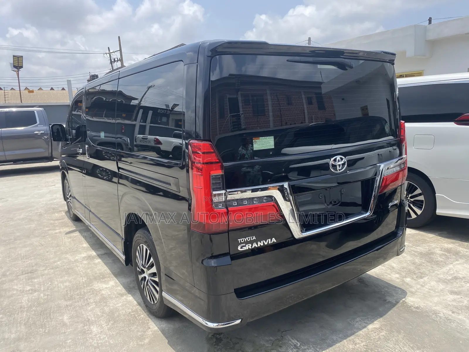 Toyota Granvia 2023 Black