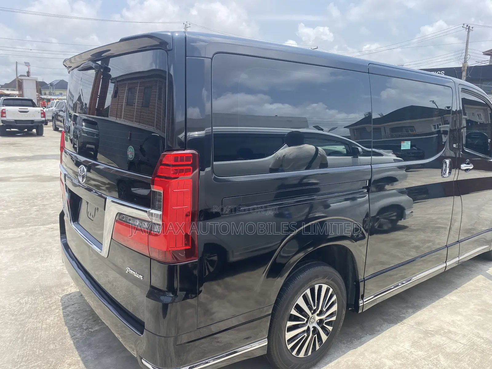 Toyota Granvia 2023 Black
