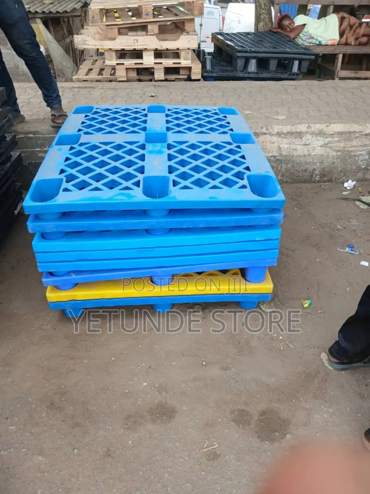 Plastic Pallets I Tons Capacity Plastic Pallets