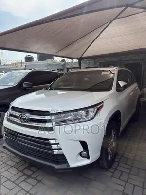 Toyota Highlander LE 4dr SUV (2.7L 4cyl 6A) 2014 White