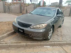 Toyota Camry 2005 Gray