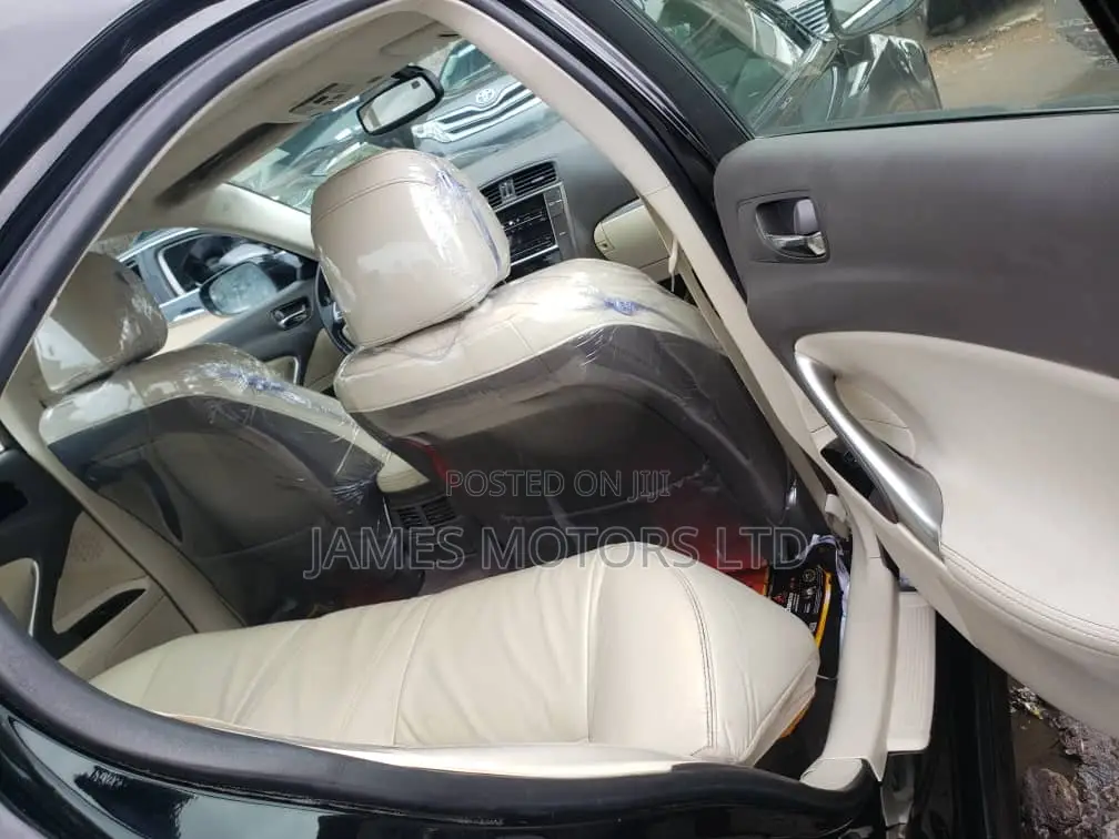 Lexus IS 2012 Black