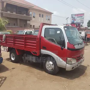 Toyota 2010 Red