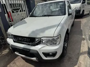 New Isuzu ELF Truck 2023 White