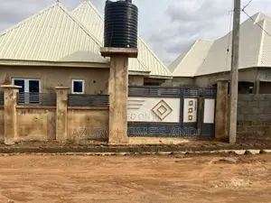 3bdrm House in Becky Estate City for sale