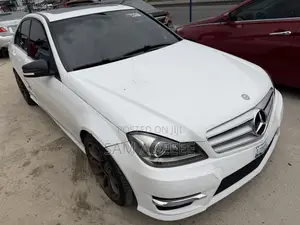 Mercedes-Benz C300 Luxury 4Matic Sedan AWD (3.5L 6cyl 7A) 2013 White
