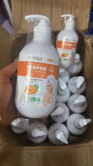 Bioaqua Pawpaw+Goat Milk Vitamin C Shower Gel