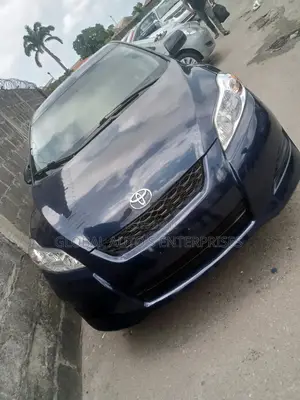 Toyota Matrix XRS Hatchback FWD (2.4L 4cyl 5A) 2010 Blue