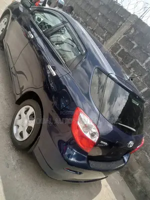 Toyota Matrix XRS Hatchback FWD (2.4L 4cyl 5A) 2010 Blue