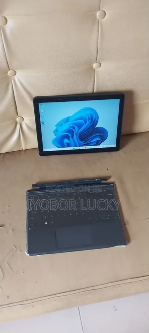 New Laptop Dell Latitude 5285 16GB Intel Core i7 SSD 256GB