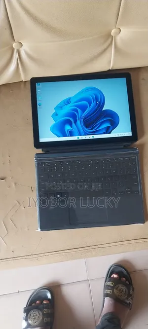New Laptop Dell Latitude 5285 16GB Intel Core i7 SSD 256GB