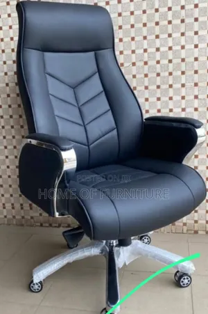 Executive Office Chair – Leather Swivel Chair With Wheels