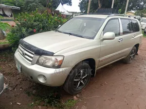 Toyota Highlander V6 2006 Gold