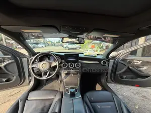 Mercedes-Benz C300 Luxury 4dr AWD 4Matic Sedan (2.0L 4cyl 7A) 2015 Gray