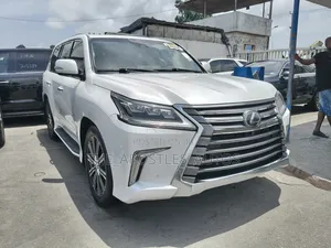 Lexus LX 570 (5 seats) AWD 2018 White