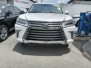 Lexus LX 570 (5 seats) AWD 2018 White