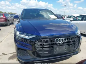 Audi Q8 2022 Blue