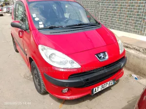 Peugeot 1007 2005 Red