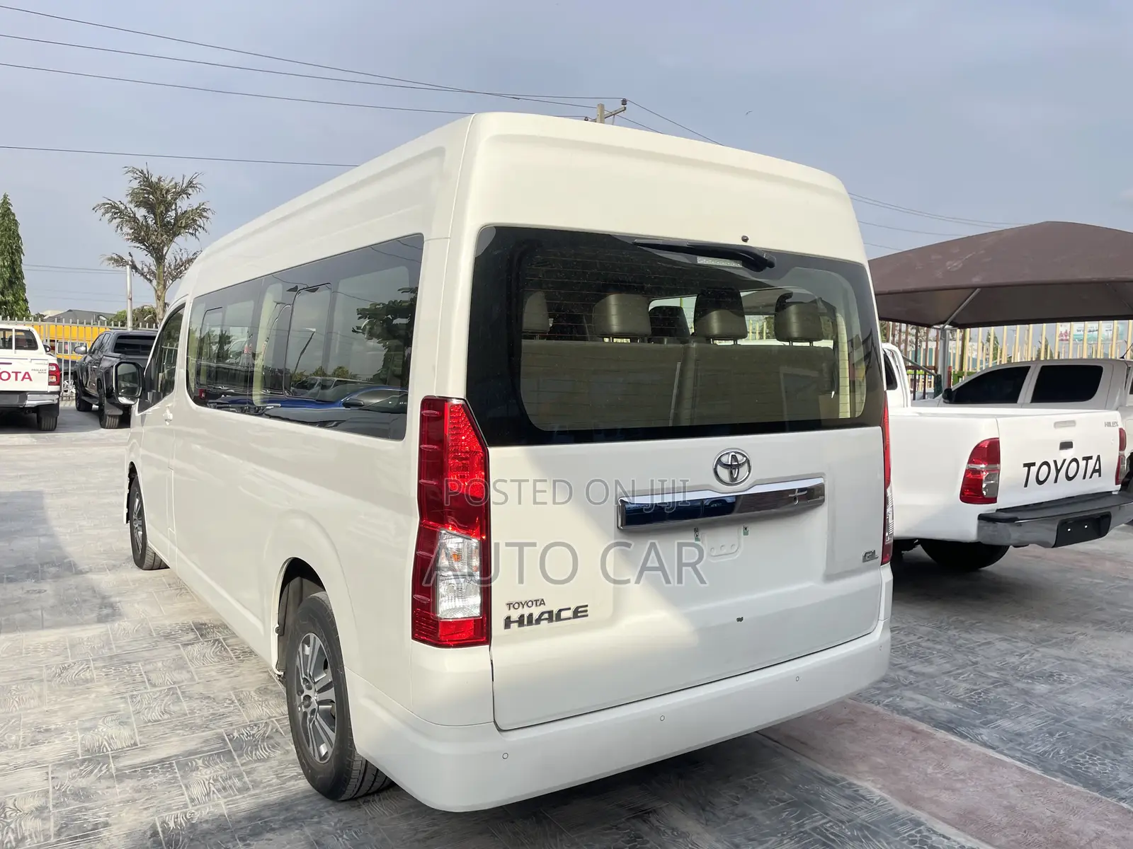 Toyota HiAce 2022 White
