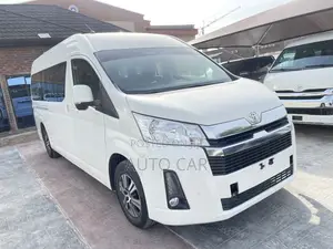 Toyota HiAce 2022 White
