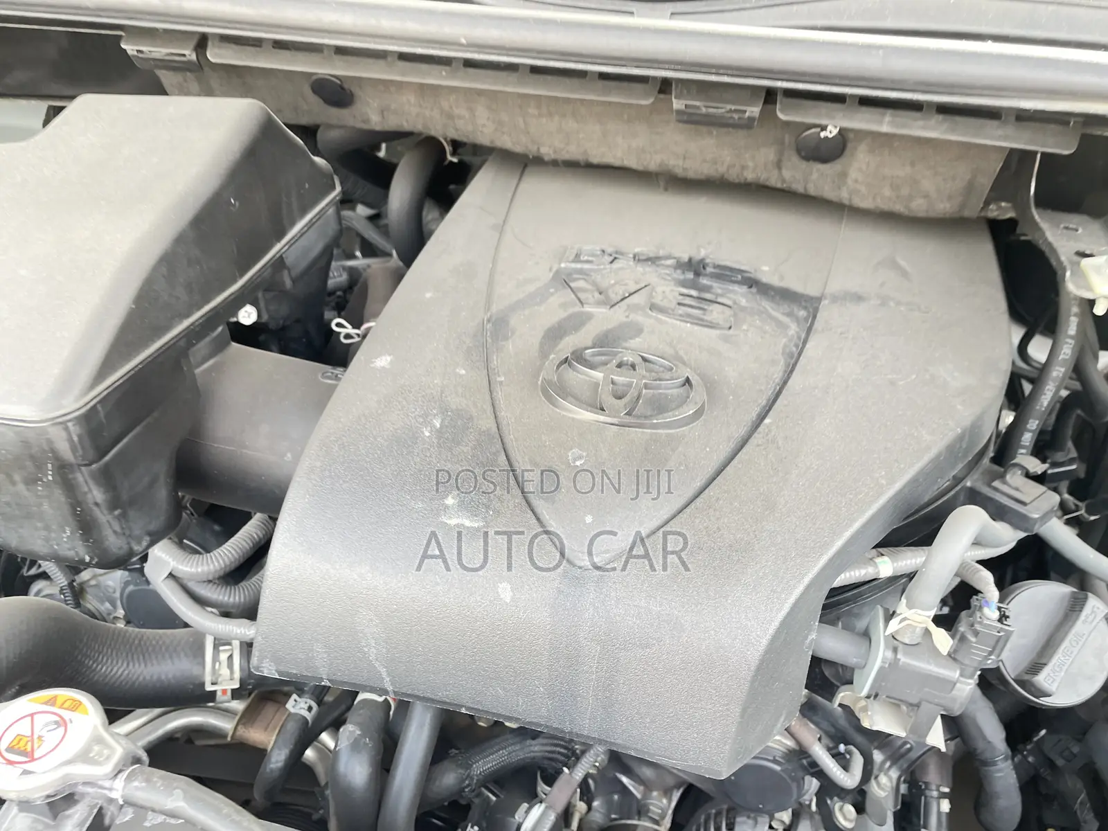 Toyota HiAce 2022 White