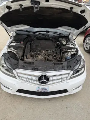 Mercedes-Benz C300 Luxury 4Matic Sedan AWD (3.5L 6cyl 7A) 2013 White