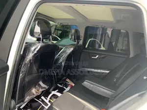 Mercedes-Benz GLK-Class Base GLK 350 4dr AWD 4MATIC (3.5L 6cyl 7A) 2015