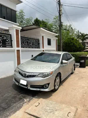 Toyota Camry SE 4dr Sedan (2.5L 4cyl 6A) 2014 Silver