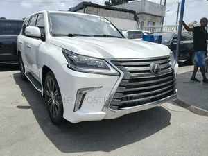 Lexus LX 570 (5 seats) AWD 2017 White
