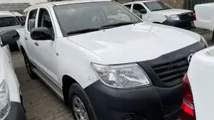 Toyota Hilux 2013 White