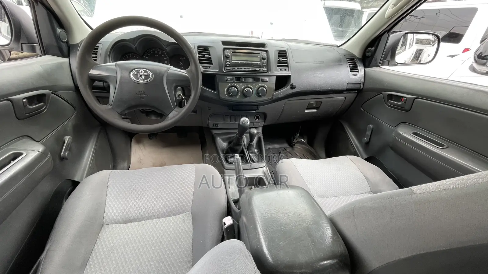 Toyota Hilux 2013 White