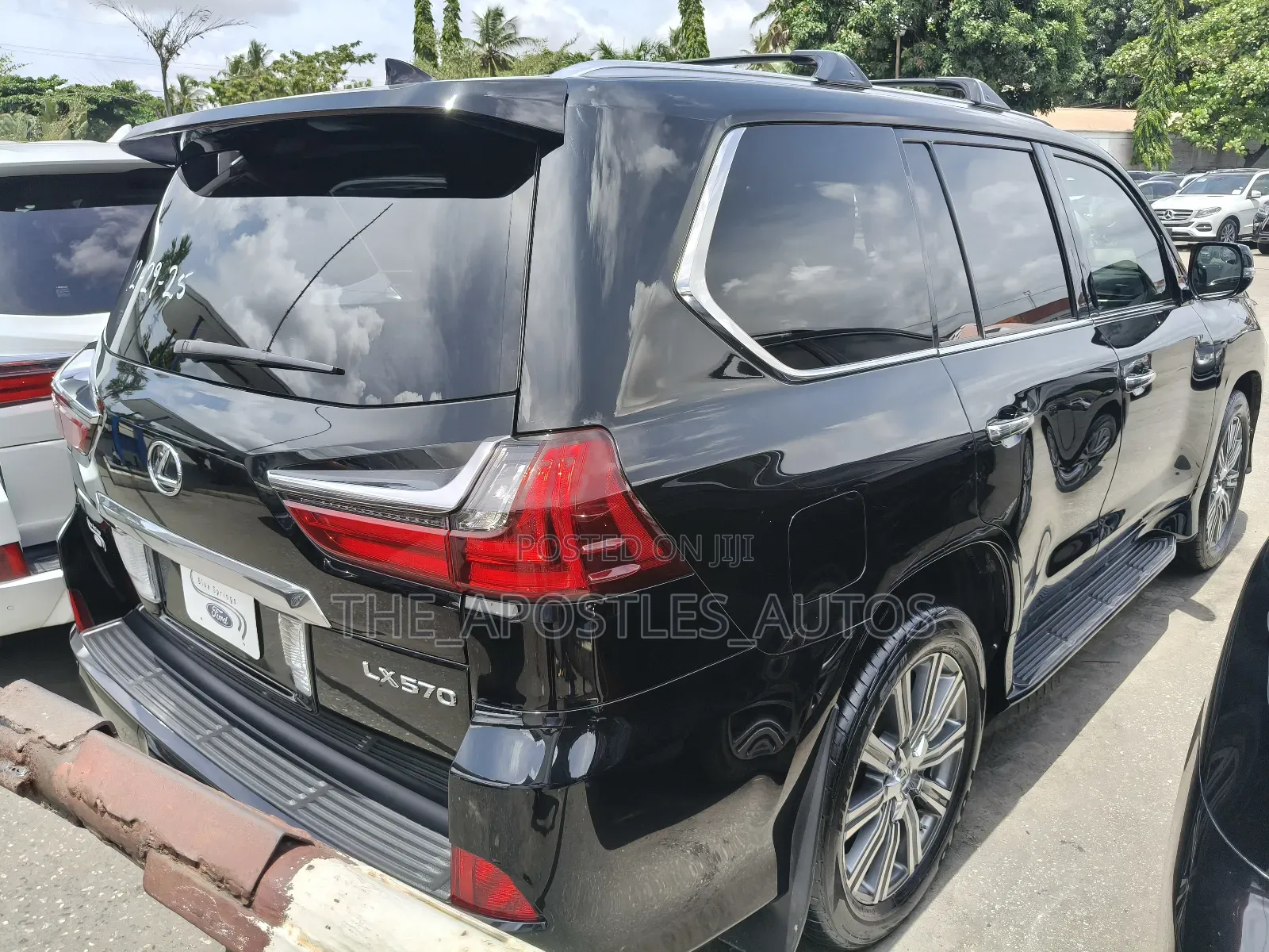 Lexus LX 570 AWD 2017 Black