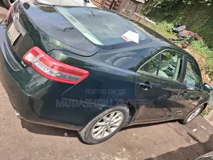 Toyota Camry XLE 4dr Sedan (2.5L 4cyl 6AM) 2010 Green