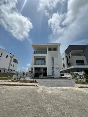 5bdrm Duplex in Lekki for sale