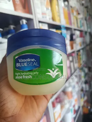 Vaseline Blueseal Light Hydrating Jelly Aloe Fresh