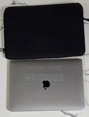 Laptop Apple MacBook 2019 8GB Intel Core i5 SSD 250GB
