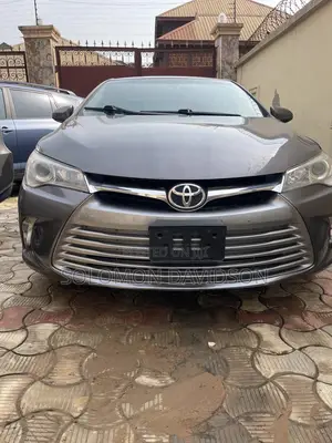 Toyota Camry SE 4dr Sedan (2.5L 4cyl 6A) 2015 Gray
