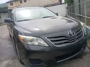Toyota Camry LE 4dr Sedan (2.5L 4cyl 6A) 2011 Gray