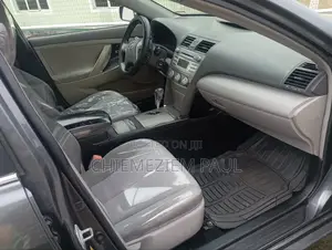 Toyota Camry LE 4dr Sedan (2.5L 4cyl 6A) 2011 Gray