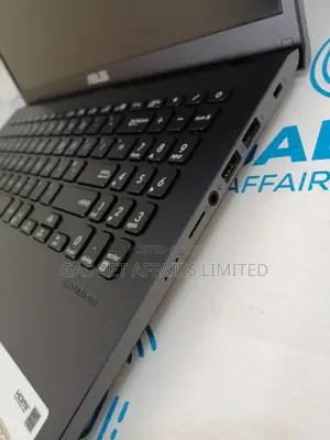 Laptop Asus ExpertBook B9 B9400CBA 8GB Intel Core i5 SSD 256GB