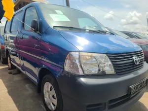 Toyota HiAce 2004 Blue